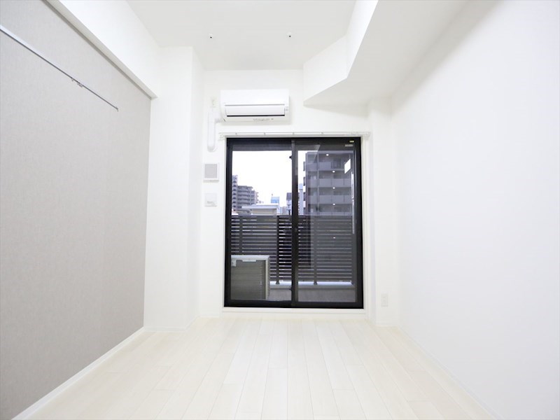 バルコニー　洋室6.2帖　エアコン完備　バルコニー