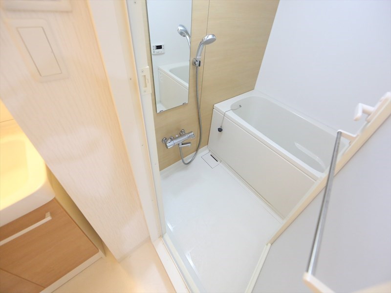 バス・シャワールーム　浴室暖房乾燥機付　追い焚き・オートバス機能付お風呂