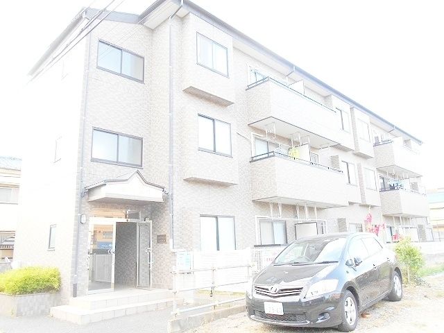 建物外観　駐車場