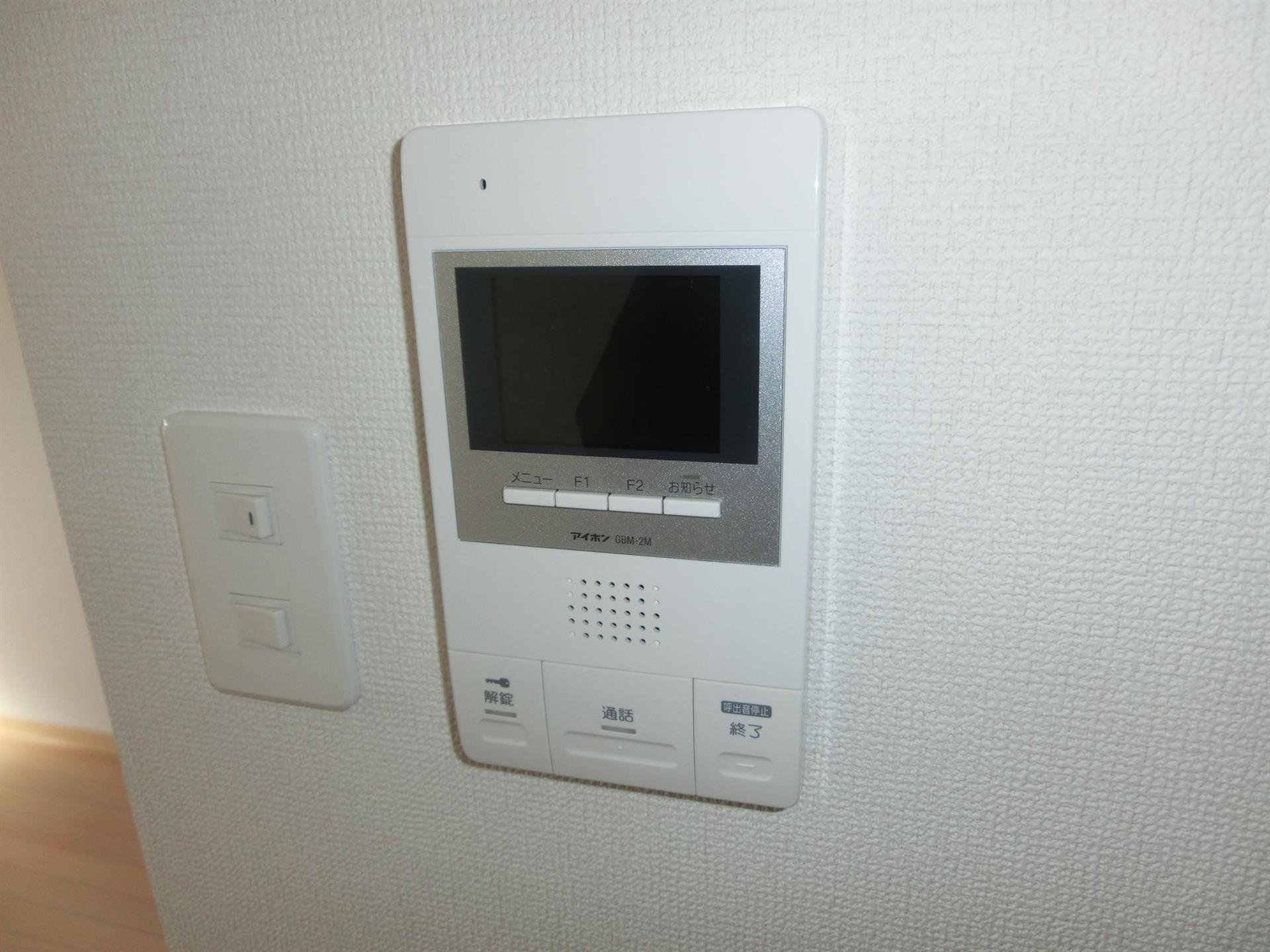 セキュリティ　モニター付きインターホン