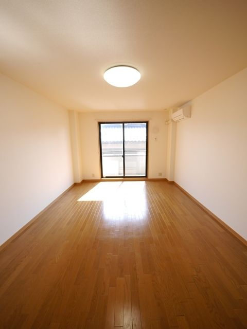 居室・リビング　★広々としたお部屋です★