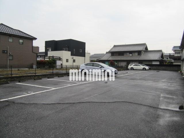 駐車場　広い駐車場です