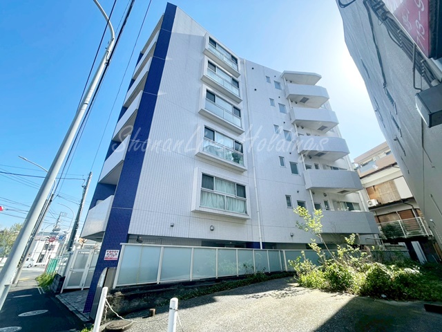 建物外観　色合いがおしゃれな外観♪