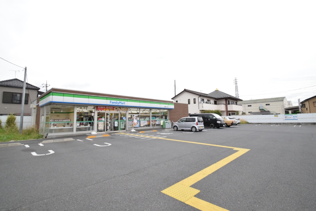 コンビニ　ファミリーマート 八潮緑町三丁目店（コンビニ）まで513m