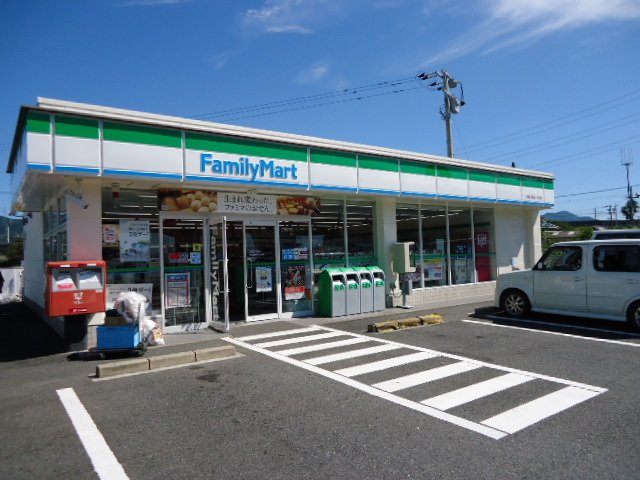 その他　ファミリーマート八幡上香月一丁目店（その他）まで895m