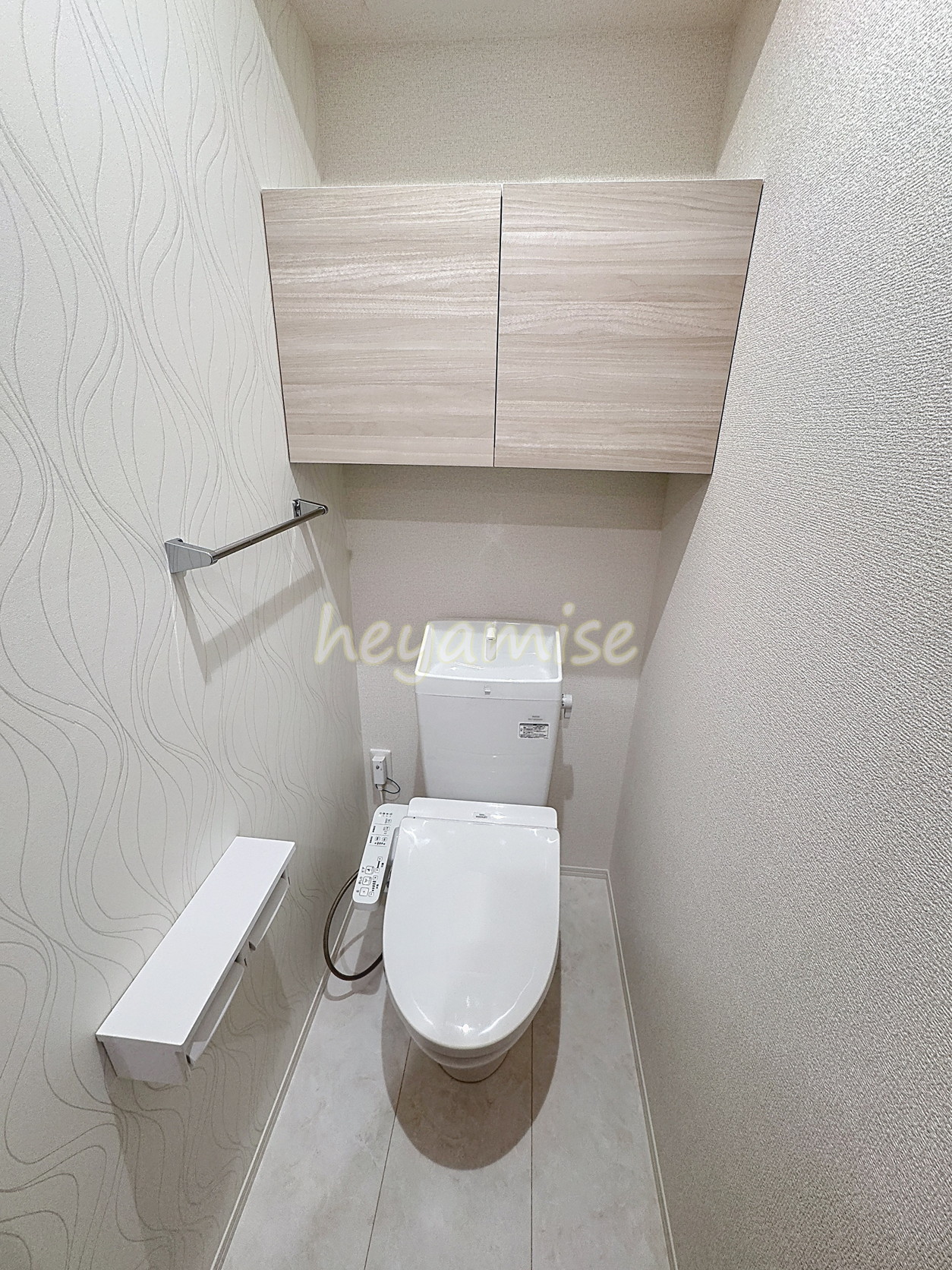 トイレ　※写真は間取り反転の101号室