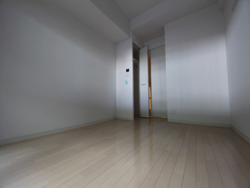 居室・リビング　洋室6.3帖　クローゼット付（収納充実してます）