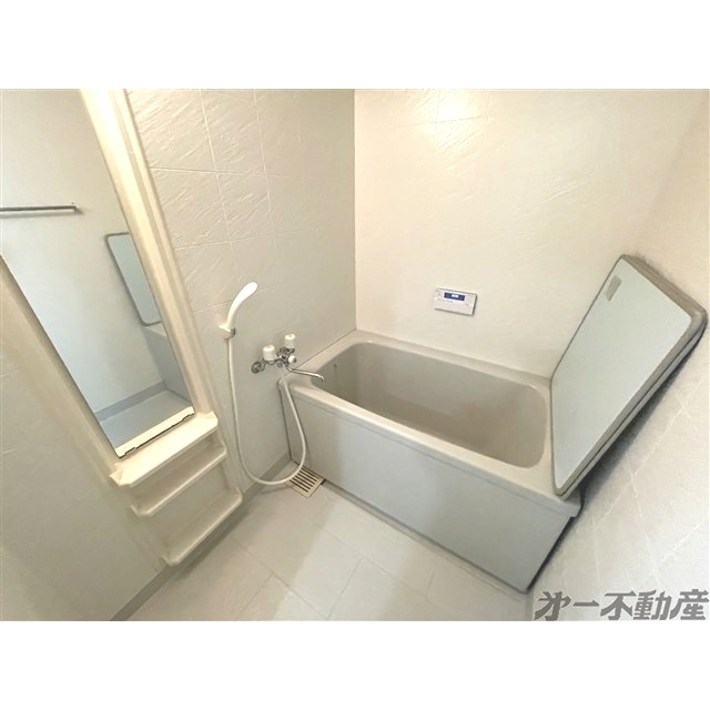 バス・シャワールーム　バスルーム