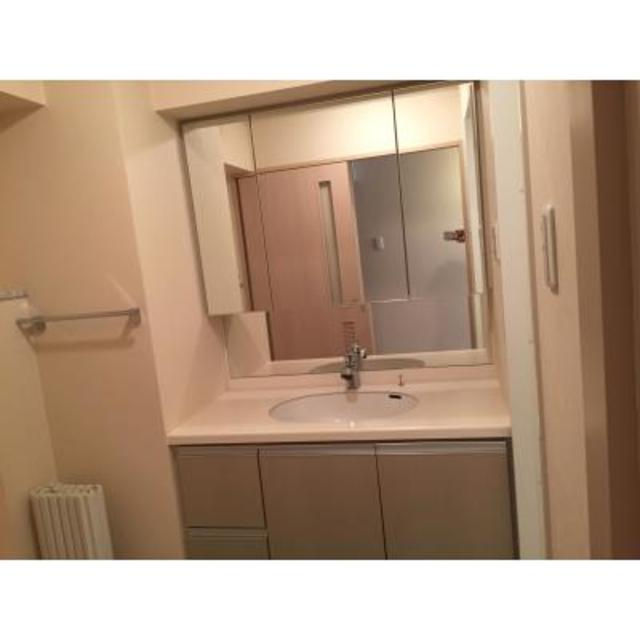 洗面設備　※写真は同タイプ住戸です。