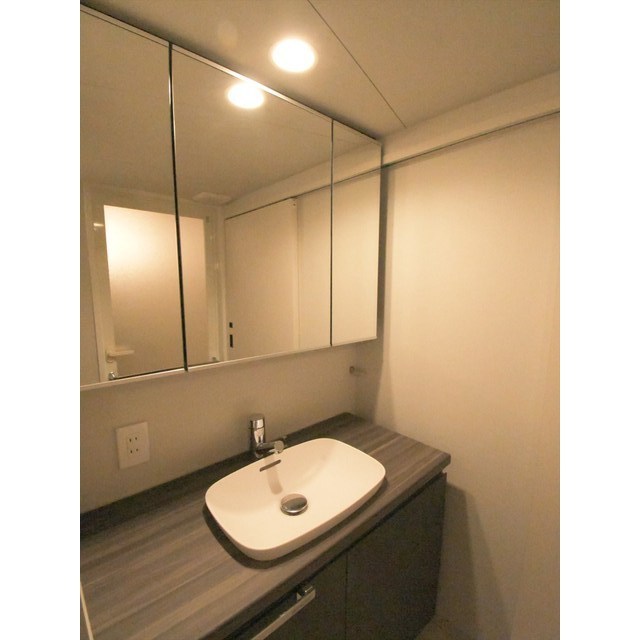 洗面設備　使いやすい洗面所です