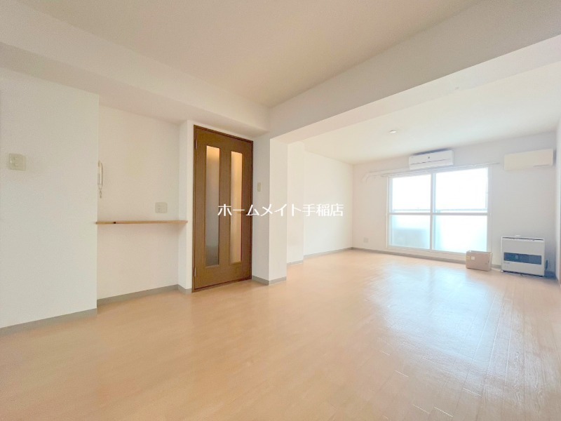 居室・リビング　明るく広々リビングスペース♪