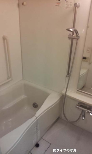 バス・シャワールーム　浴室　同タイプのお部屋写真を使用しております