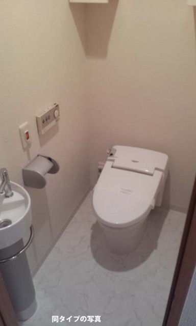 トイレ　トイレ　同タイプのお部屋写真を使用しております