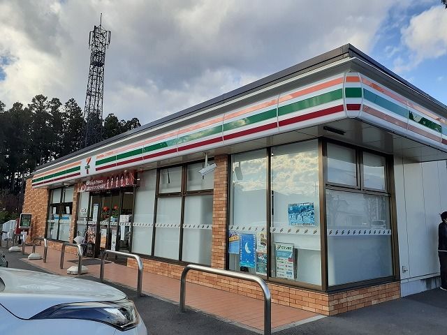 コンビニ　セブンイレブン今市豊田店（コンビニ）まで1600m
