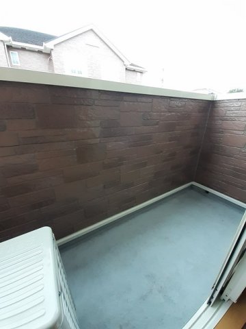 バルコニー　お洗濯にも便利なバルコニー付き