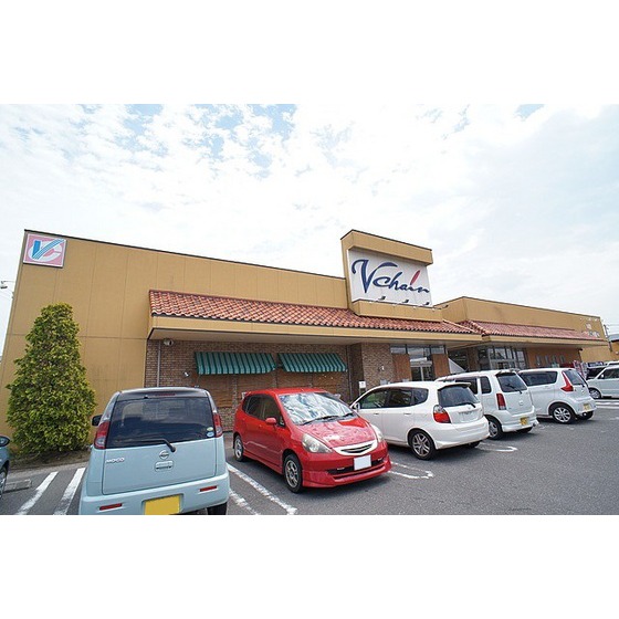 スーパー　ブイチェーン富田東店（スーパー）まで412m