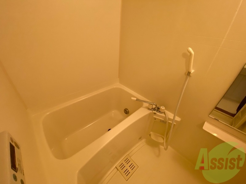 バス・シャワールーム　追い焚き機能が付いているのでいつでも温かいお風呂に入れますよ