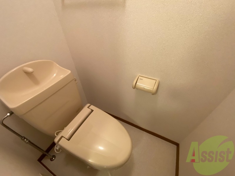 トイレ　トイレとお風呂が別なので清潔に使えて嬉しいですね。