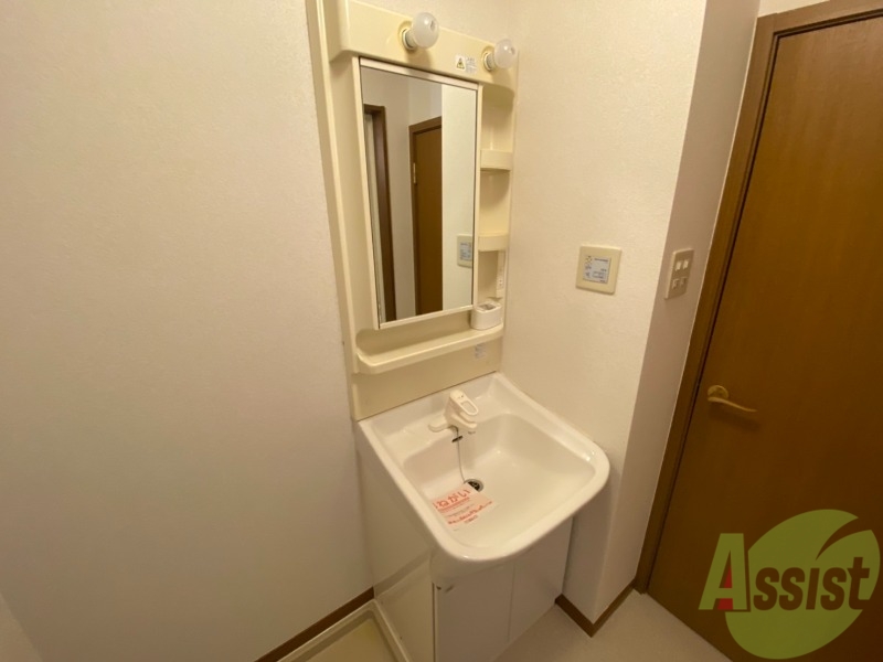 洗面設備　洗面台は独立しています。朝の身支度はこちらでどうぞ～