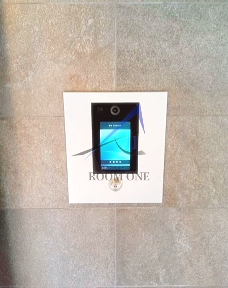 セキュリティ　モニター付きインターホンです。