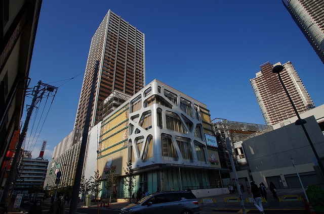 ショッピングセンター　武蔵小杉東急スクエア（ショッピングセンター）まで775m