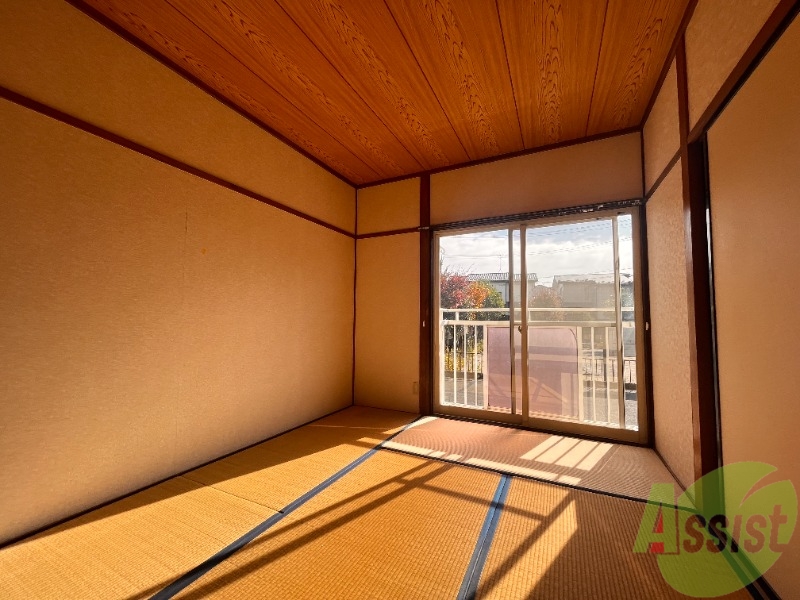 その他部屋・スペース　６帖の和室。寝室としても良さそうですね。