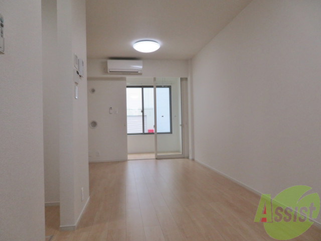 居室・リビング　１１．６帖の洋室です。広々として開放感があります。