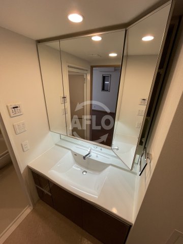 洗面設備　レジデンス西梅田　独立洗面台