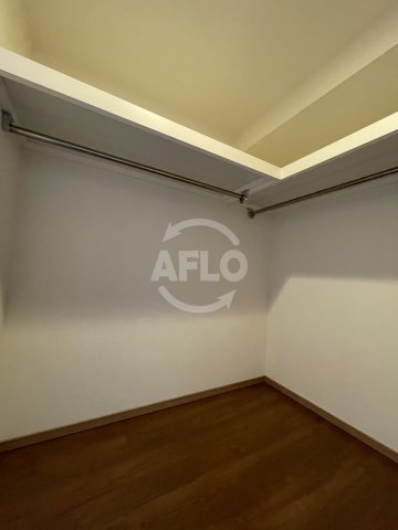 収納　レジデンス西梅田　ウォークインクローゼット