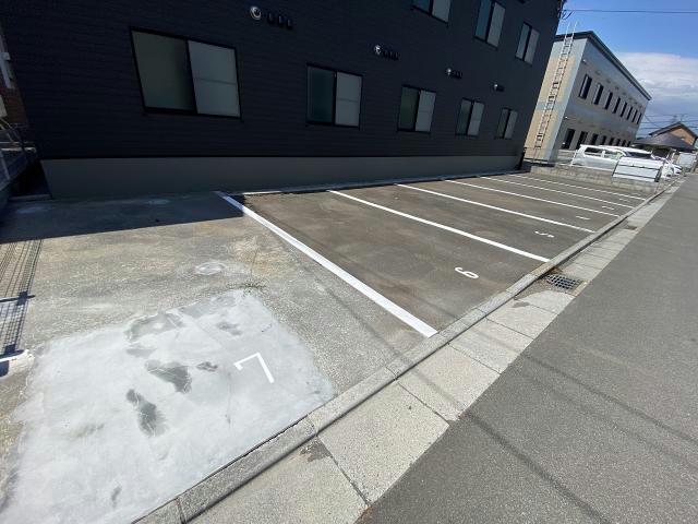 駐車場　駐車場