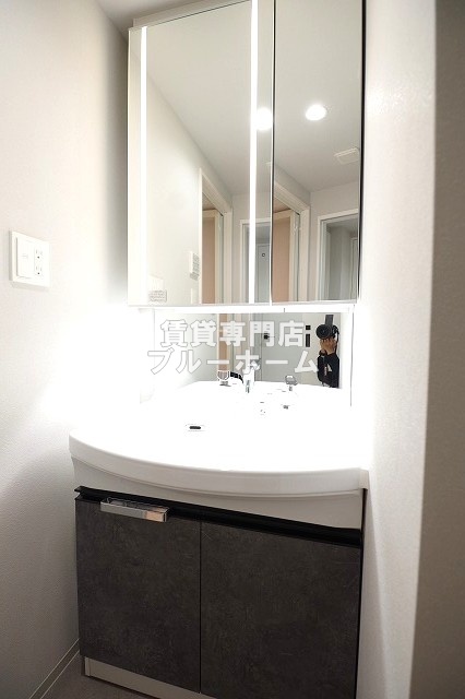 洗面設備　2面鏡のシャンプードレッサーです！