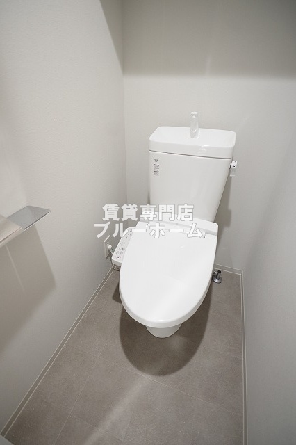 トイレ　温水洗浄便座付きのトイレです！