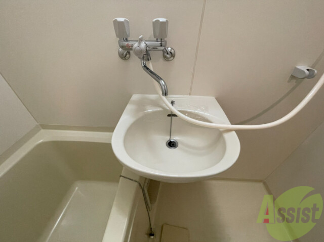 洗面設備　洗面はこちらでお願いします。歯磨きも出来ちゃいます。