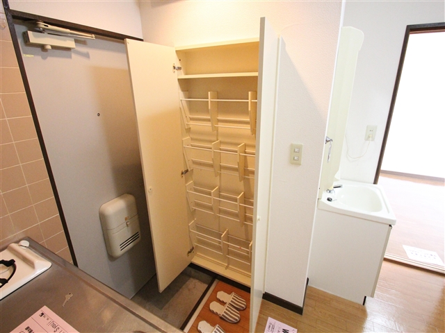 収納　玄関には靴箱付き♪