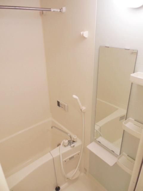 バス・シャワールーム　～お風呂はなんと追い焚きが出来ます～