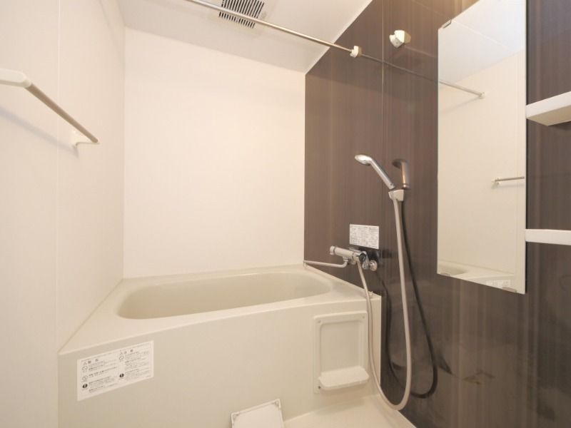 バス・シャワールーム　同物件別室のお部屋です