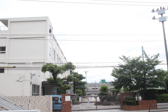 小学校　広島市立荒神町小学校（小学校）まで321m