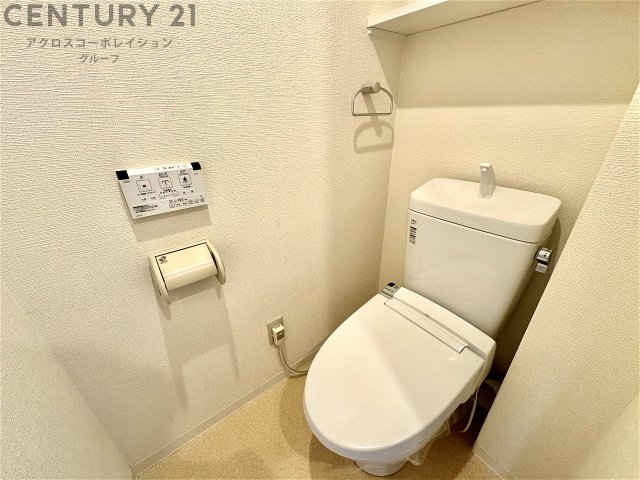 トイレ　温水洗浄便座機能付きのトイレです♪