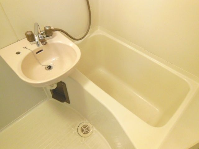 バス・シャワールーム　☆１日の疲れを洗い流す癒しの空間☆