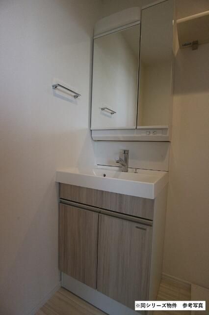 洗面設備　脱衣スペースもあります