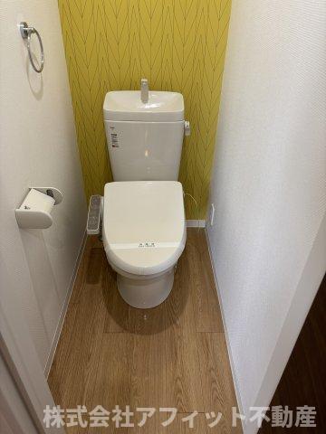 トイレ　温水洗浄暖房便座