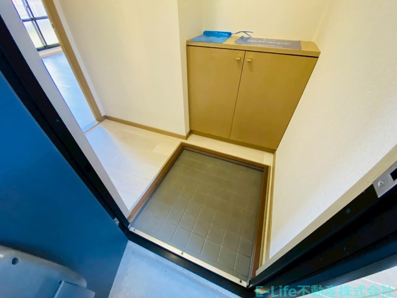 玄関　※別部屋写真　反転