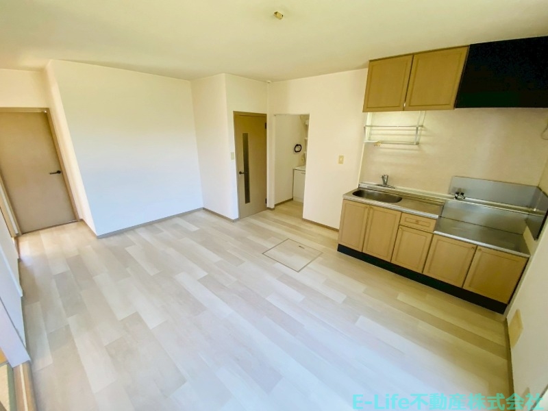 居室・リビング　※別部屋写真　反転