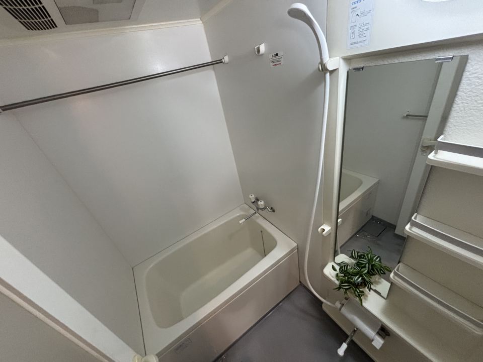 バス・シャワールーム　東南向きのお部屋です