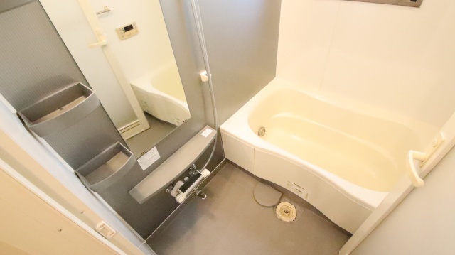 バス・シャワールーム　※別室の参考写真の為、現況優先です。