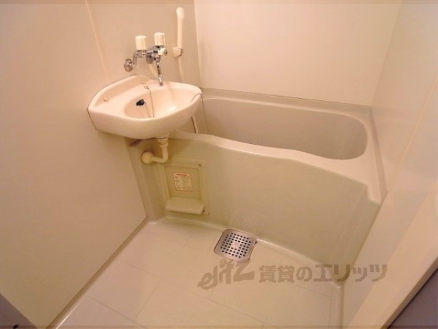 バス・シャワールーム　バス