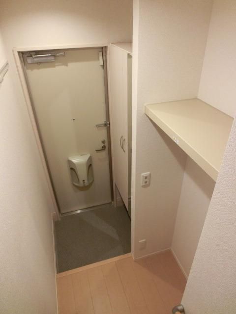 玄関　※別号室参考写真です