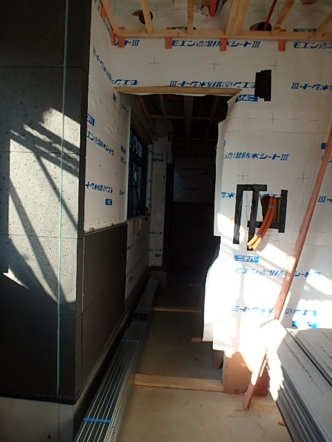 エントランス　●エントランスは、オートロック・宅配ボックス完備。