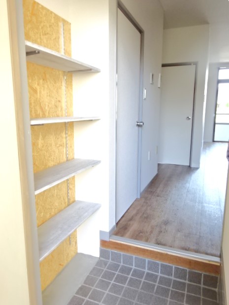 玄関　＊イメージです／同タイプのお部屋です