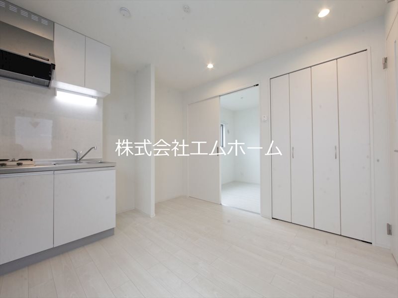 居室・リビング　ＤＫ6.9帖　クローゼット付（収納充実してます）